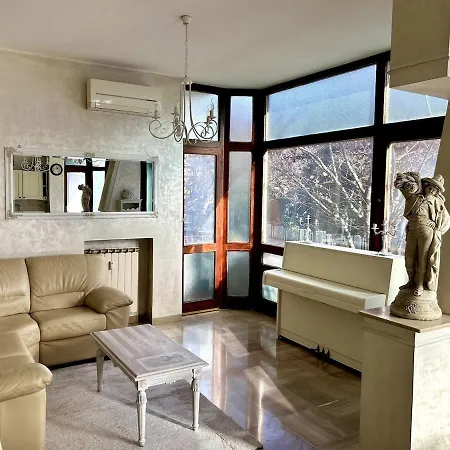 Apartment Da Elisa E Davide House